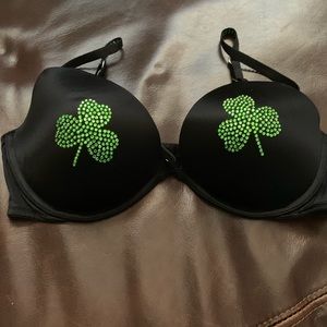 Vs Pink shamrock rhinestone push up Bra size 36C